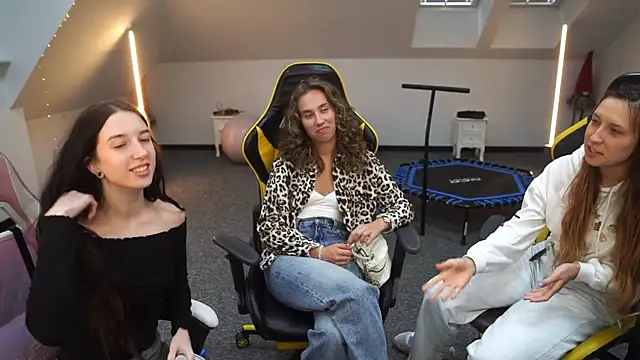  Lili 054 online show from 19, 9, 2025