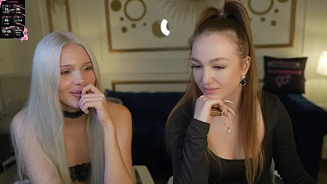 Snapshot of Ella_054 chatting on 10, 11, 2025 Ella 054 online show from 10, 11, 2025