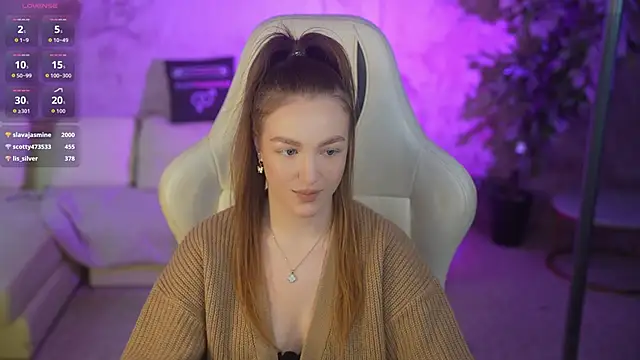 Snapshot of Ella_054 chatting on 17, 11, 2025 Ella 054 online show from 17, 11, 2025