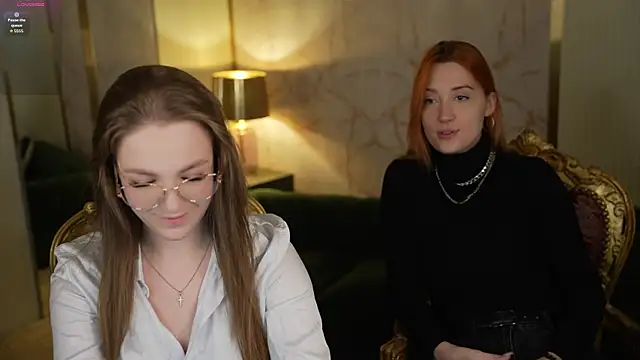 Snapshot of Ella_054 chatting on 24, 11, 2025 Ella 054 online show from 24, 11, 2025