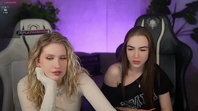 Snapshot of Ella_054 chatting on 16, 3, 2026 Ella 054 online show from 16, 3, 2026