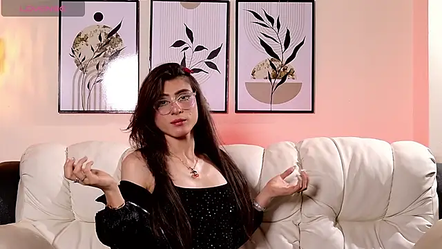 Snapshot of Violeta_Foxz chatting on 16, 4, 2026 Violeta Foxz online show from 16, 4, 2026