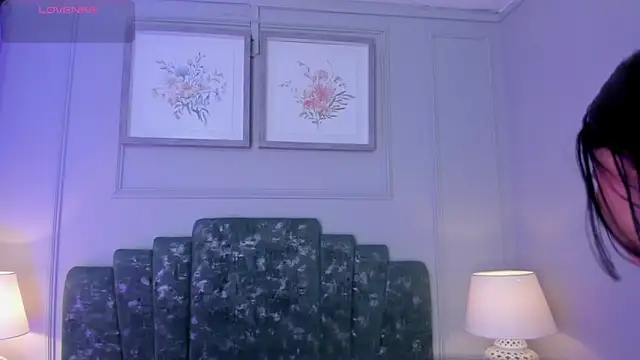 lux bitchx online show from 24, 4, 2026