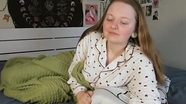 WonderConnie1 online show from 15, 9, 2025