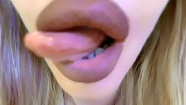 Snapshot of Politeeliza chatting on 4, 6, 2026 Politeeliza online show from 4, 6, 2026