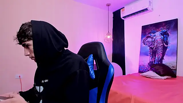 Snapshot of Handsomeboyss19 chatting on 16, 1, 2026 Handsomeboyss19 online show from 16, 1, 2026