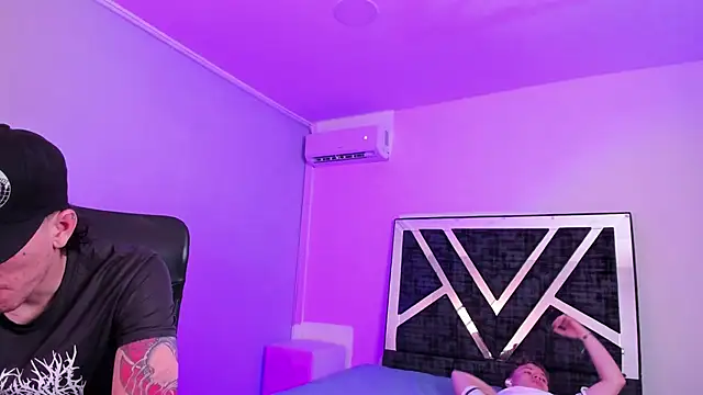 Snapshot of Handsomeboyss19 chatting on 5, 2, 2026 Handsomeboyss19 online show from 5, 2, 2026