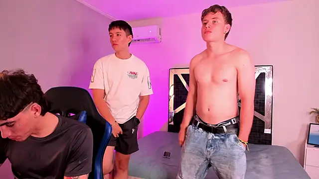 Snapshot of Handsomeboyss19 chatting on 18, 2, 2026 Handsomeboyss19 online show from 18, 2, 2026