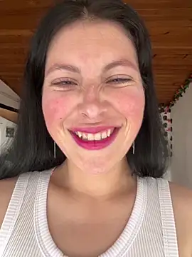 Mia salinass online show from 23, 9, 2025