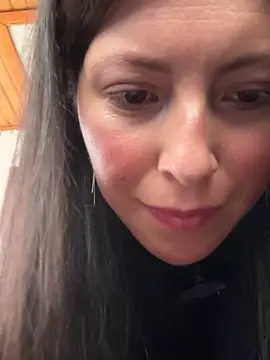 Mia salinass online show from 10, 11, 2025