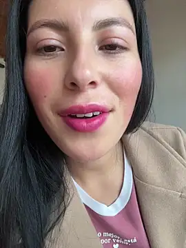 Mia salinass online show from 24, 7, 2026