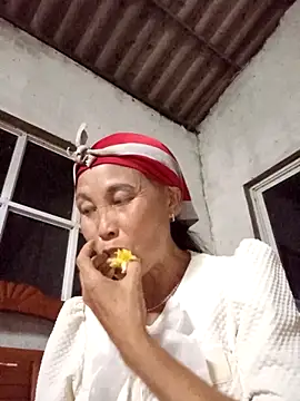 Snapshot of me-cute chatting on 2, 10, 2025 me-cute online show from 2, 10, 2025