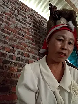 Snapshot of me-cute chatting on 4, 10, 2025 me-cute online show from 4, 10, 2025