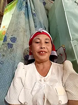 Snapshot of me-cute chatting on 8, 10, 2025 me-cute online show from 8, 10, 2025