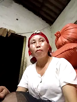 Snapshot of me-cute chatting on 11, 10, 2025 me-cute online show from 11, 10, 2025