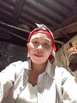 Snapshot of me-cute chatting on 1, 11, 2025 me-cute online show from 1, 11, 2025