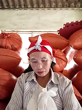 Snapshot of me-cute chatting on 17, 11, 2025 me-cute online show from 17, 11, 2025