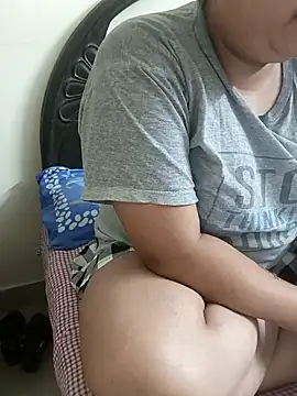 Snapshot of payal_261072_ chatting on 14, 10, 2025 payal 261072 online show from 14, 10, 2025