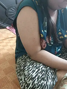 Snapshot of payal_261072_ chatting on 4, 12, 2025 payal 261072 online show from 4, 12, 2025