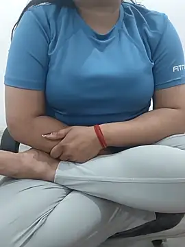 Snapshot of payal_261072_ chatting on 6, 3, 2026 payal 261072 online show from 6, 3, 2026