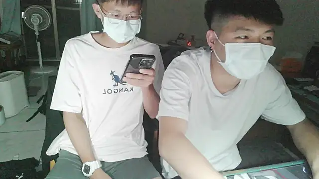 zhu000000 online show from 10, 4, 2026