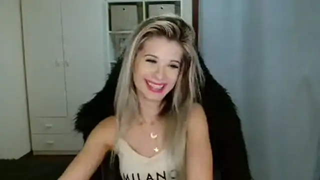 KristineGlow online show from 5, 11, 2025