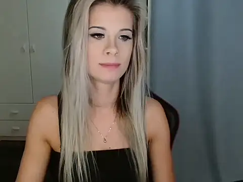 KristineGlow online show from 5, 12, 2025