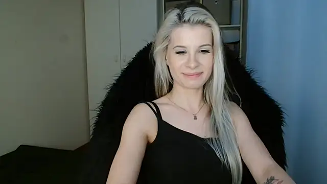 KristineGlow online show from 19, 6, 2026