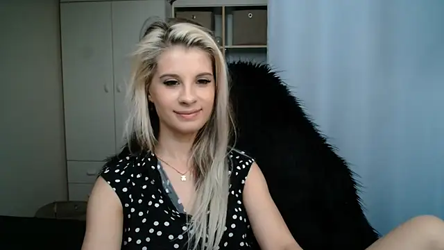 KristineGlow online show from 2, 7, 2026