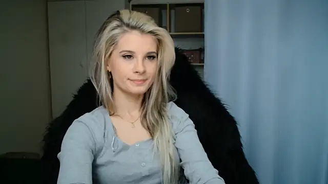 KristineGlow online show from 3, 7, 2026