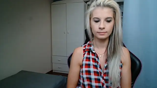 KristineGlow online show from 28, 7, 2026