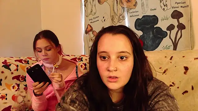 Snapshot of Shadow_Slut chatting on 9, 10, 2025 Shadow Slut online show from 9, 10, 2025