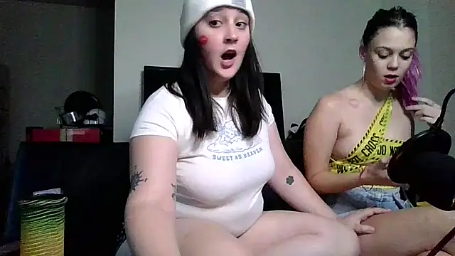 Snapshot of Shadow_Slut chatting on 28, 10, 2025 Shadow Slut online show from 28, 10, 2025