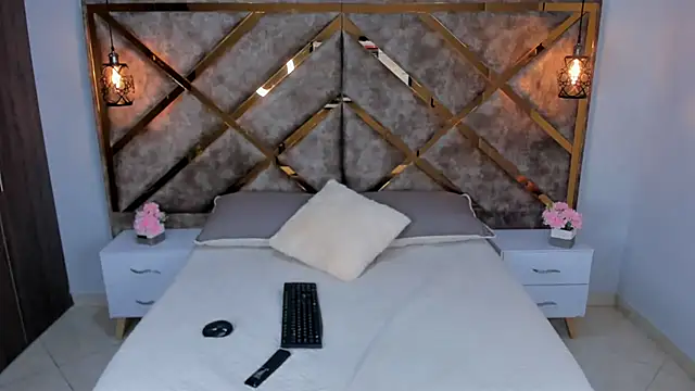 Lucia jane online show from 26, 4, 2026