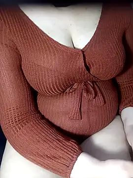 Snapshot of Aomtiz8 chatting on 28, 9, 2025 Aomtiz8 online show from 28, 9, 2025