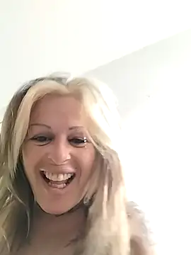 canariamorbosa online show from 5, 11, 2025