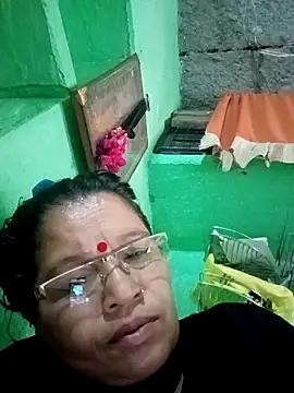 Manavi x online show from 18, 4, 2026