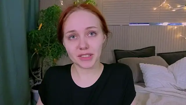 Snapshot of PollyVinice chatting on 7, 5, 2026 PollyVinice online show from 7, 5, 2026