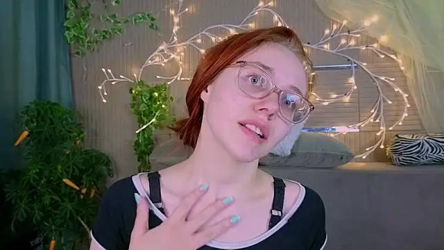Snapshot of PollyVinice chatting on 12, 5, 2026 PollyVinice online show from 12, 5, 2026