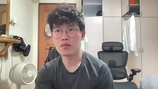 Passionatetwink2 online show from 16, 10, 2025