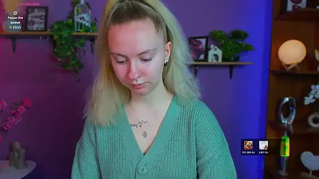 mila glow1 online show from 23, 4, 2026