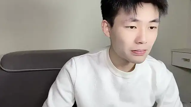 Snapshot of xiaoyang5200 chatting on 28, 10, 2025 xiaoyang5200 online show from 28, 10, 2025