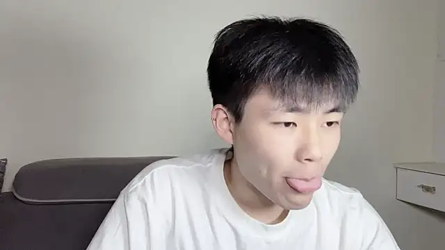 Snapshot of xiaoyang5200 chatting on 31, 10, 2025 xiaoyang5200 online show from 31, 10, 2025