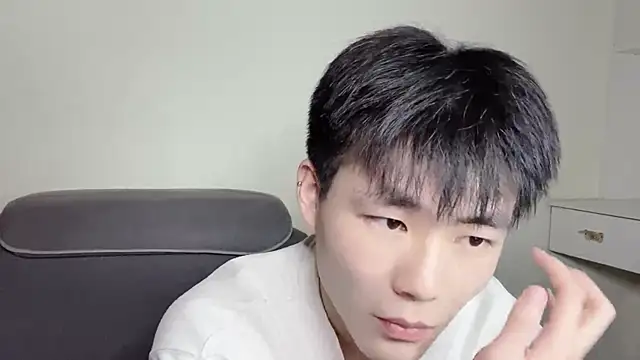 Snapshot of xiaoyang5200 chatting on 1, 11, 2025 xiaoyang5200 online show from 1, 11, 2025