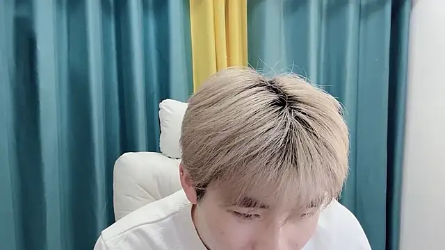 Snapshot of xiaoyang5200 chatting on 25, 2, 2026 xiaoyang5200 online show from 25, 2, 2026