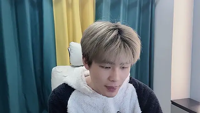 Snapshot of xiaoyang5200 chatting on 9, 3, 2026 xiaoyang5200 online show from 9, 3, 2026