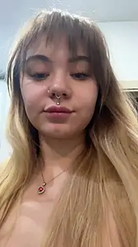 LunaMillie online show from 17, 12, 2025