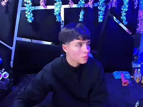 Snapshot of Bruno_Cruzz chatting on 28, 10, 2025 Bruno Cruzz online show from 28, 10, 2025