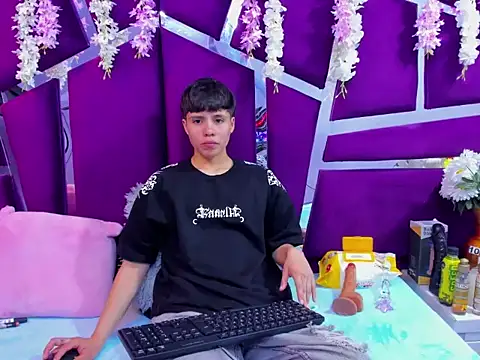 Snapshot of Bruno_Cruzz chatting on 19, 11, 2025 Bruno Cruzz online show from 19, 11, 2025