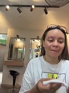 Sky Junne online show from 20, 4, 2026